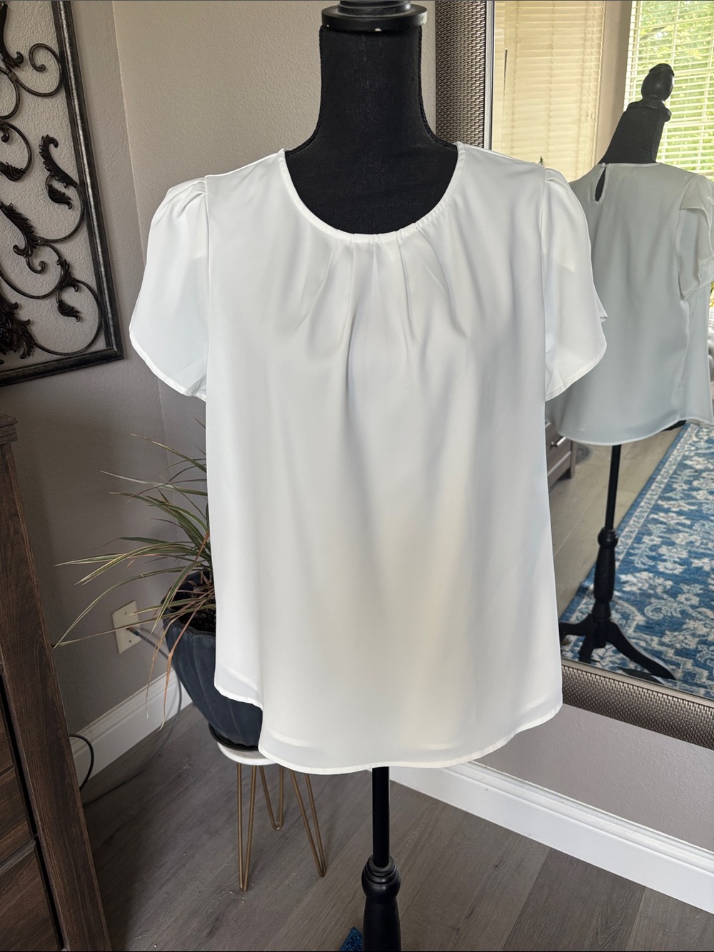 Off White Short-Sleeve Pleated Neck Blouse